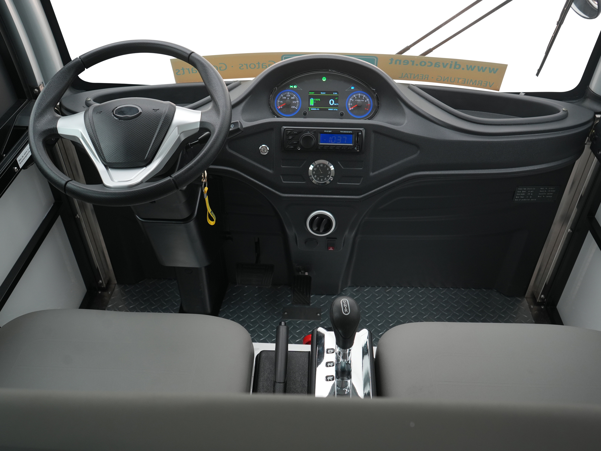 divaco-shuttlebus-seater-passenter-transport-14-dashboard.png