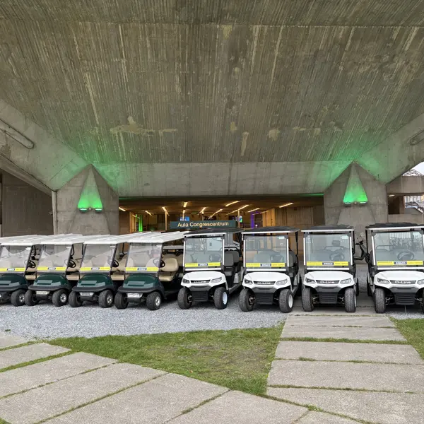 Elektrische golfkarren voor 2 tot 8 personen met verschillende laadbakformaten, Gator-huren.nl